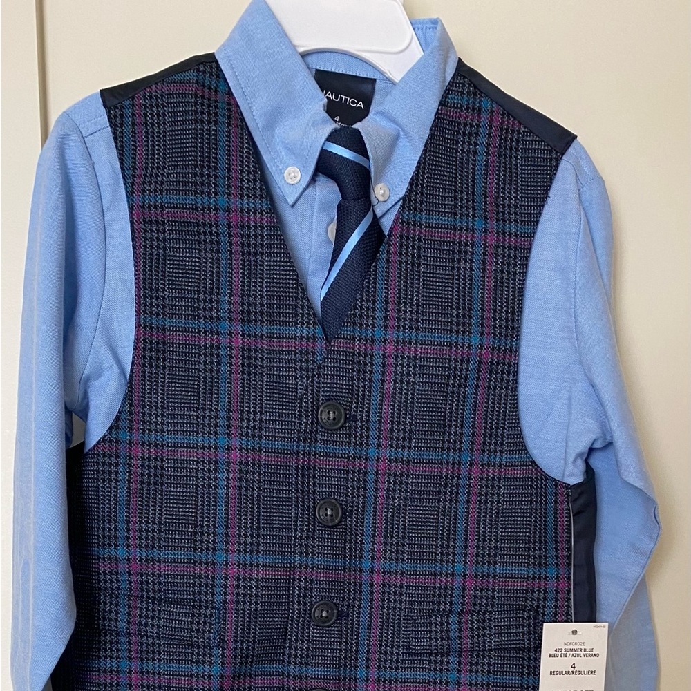 NWT Nautica 4 piece suit set. Size 4T. Includes pants, shirt, vest and tie.